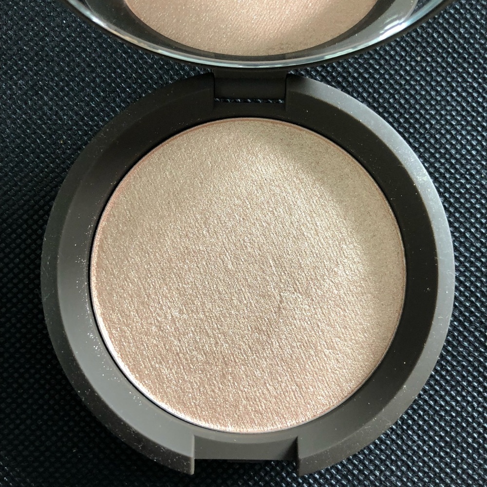 BECCA Opal Shimmering Skin Perfector Pressed